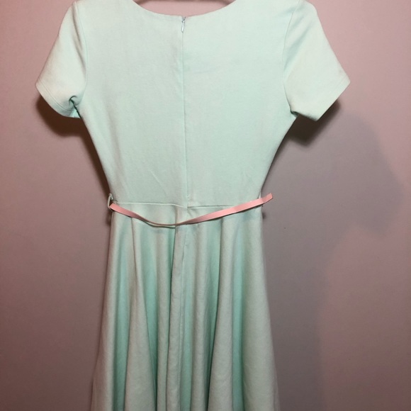Small H&M Capped Sleeve Flow Dress - Picture 6 of 10